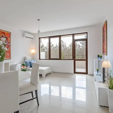 Apartment Lighthouse Golf & Spa, 1 Bedroom Forest View By Deluxe Balchik